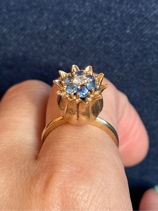 Vintage Jewelry - Stunning Rare - Vintage 14k Yellow gold Sapphire And Diamond Tulip Ring